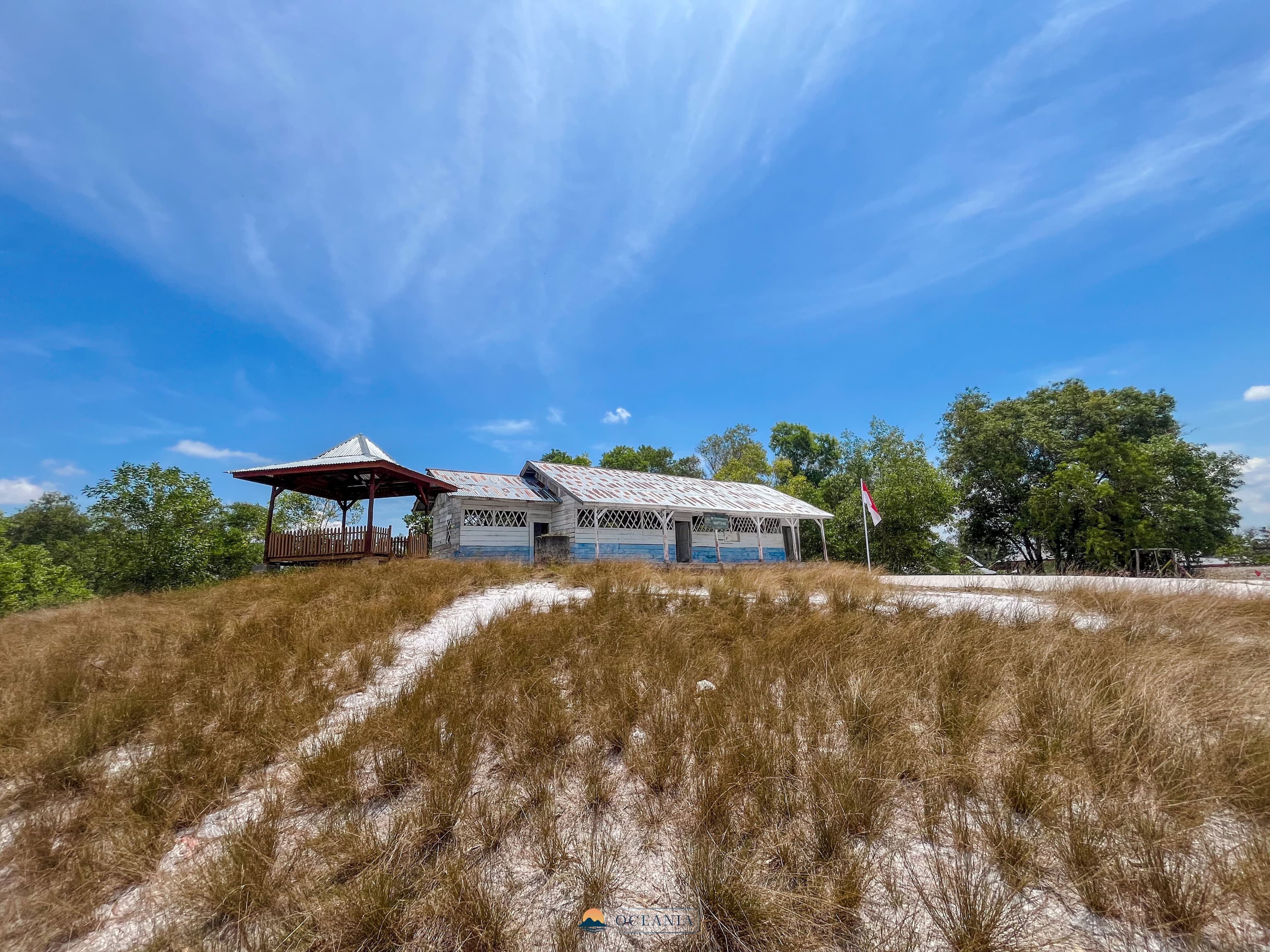 Replika SD Laskar Pelangi